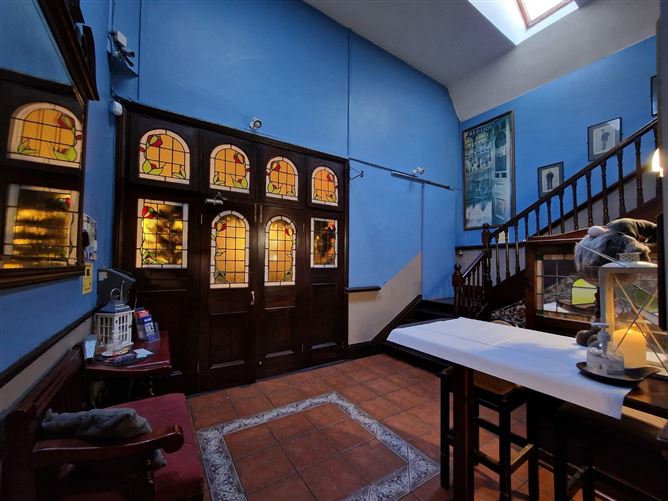 Kellys Bar & Restaurant, 26 Henry Street, Kilrush, Co. Clare