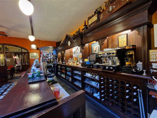 Kellys Bar & Restaurant, 26 Henry Street, Kilrush, Co. Clare