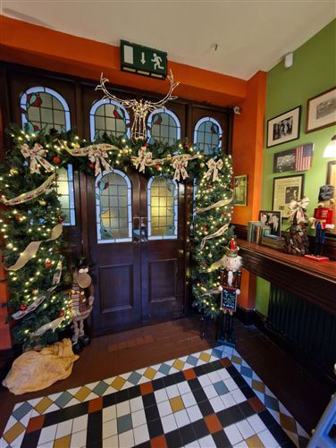 Kellys Bar & Restaurant, 26 Henry Street, Kilrush, Co. Clare