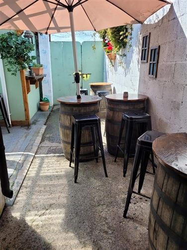 Kellys Bar & Restaurant, 26 Henry Street, Kilrush, Co. Clare