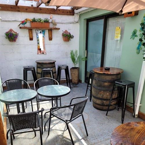 Kellys Bar & Restaurant, 26 Henry Street, Kilrush, Co. Clare