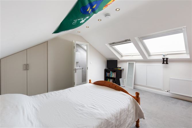 2 Glencairn Glade, The Gallops, Leopardstown, Dublin 18