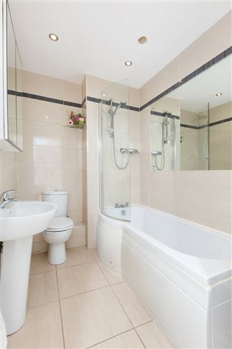2 Glencairn Glade, The Gallops, Leopardstown, Dublin 18