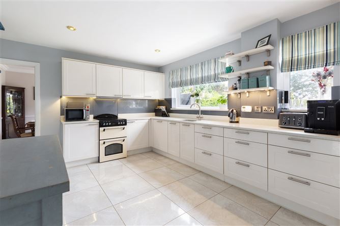 2 Glencairn Glade, The Gallops, Leopardstown, Dublin 18