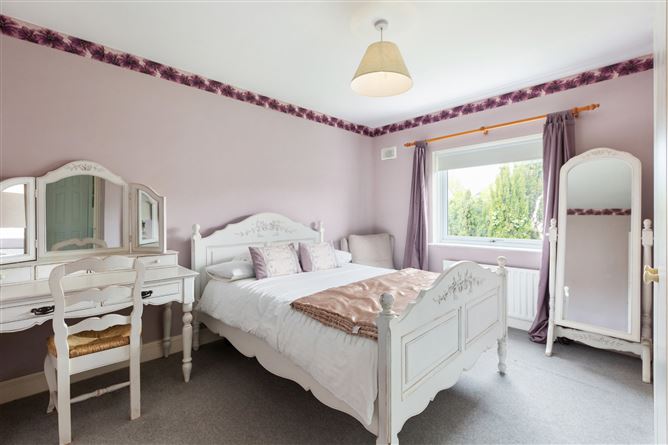 2 Glencairn Glade, The Gallops, Leopardstown, Dublin 18