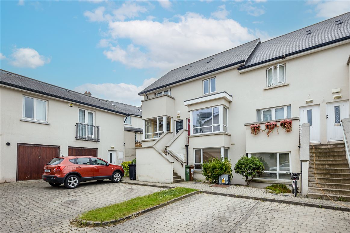 7 The Crescent, Robswall, Malahide, County Dublin