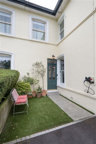 2 Hollymount, Lee Road, Cork
