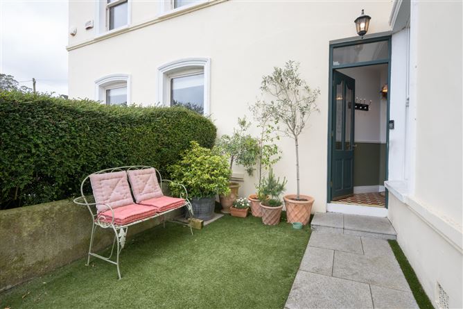 2 Hollymount, Lee Road, Cork