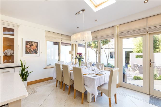 44 College Grove, Castleknock, Dublin 15