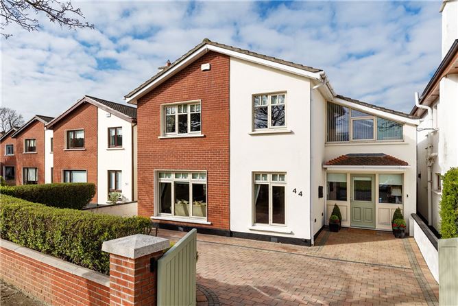 44 College Grove, Castleknock, Dublin 15