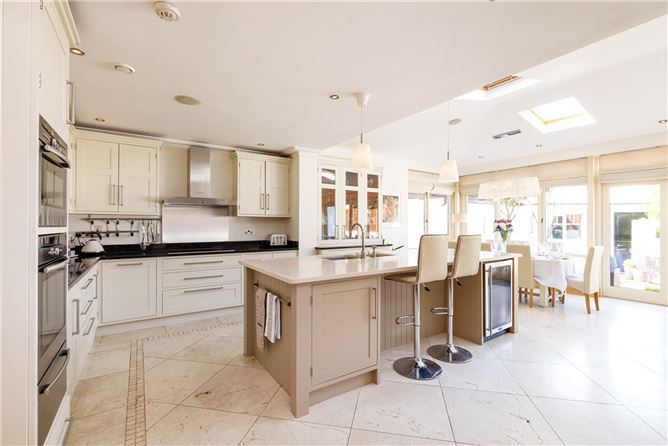 44 College Grove, Castleknock, Dublin 15
