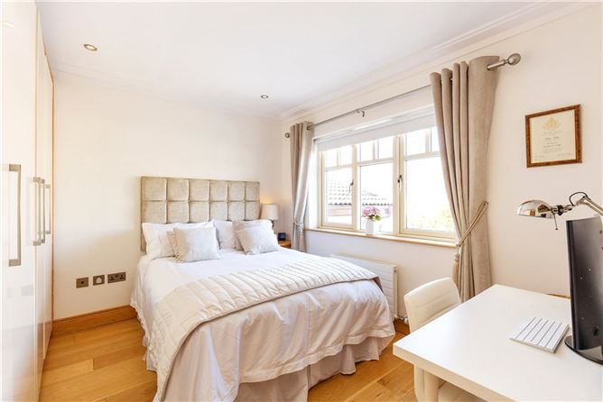 44 College Grove, Castleknock, Dublin 15