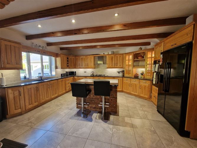 Mountain View, Kilfenora Road, Lisdoonvarna, Co. Clare