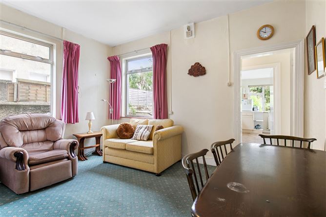 8 Seapoint Avenue, Blackrock, Co. Dublin