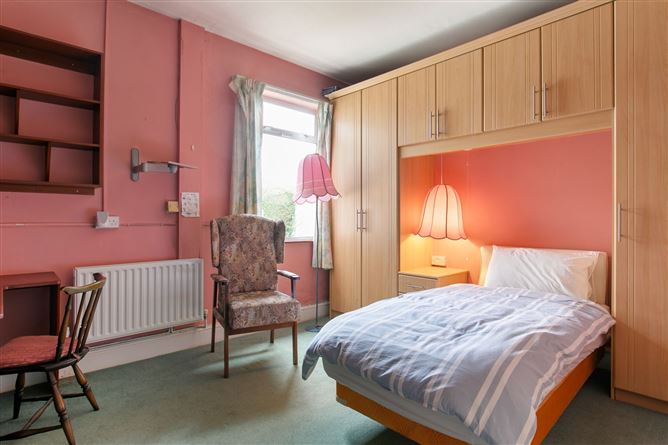 8 Seapoint Avenue, Blackrock, Co. Dublin