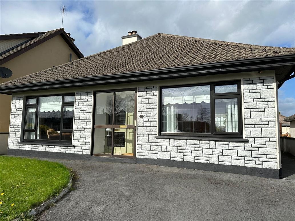 37 Ard Aoibhinn, Athenry, Co. Galway