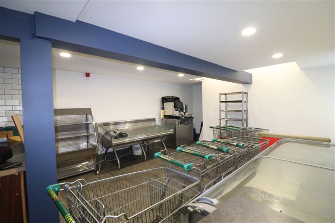 Unit at Main Street, Ballina, Tipperary