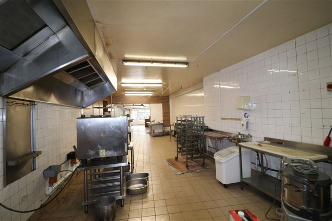 Unit at Main Street, Ballina, Tipperary