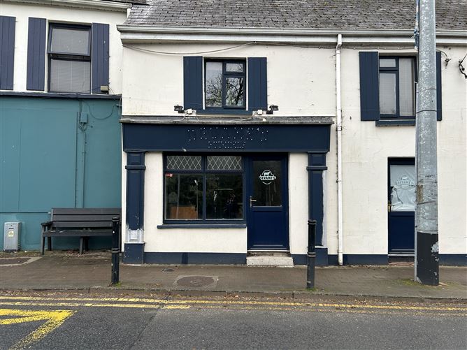 Unit at Main Street, Ballina, Tipperary
