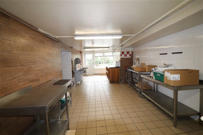 Unit at Main Street, Ballina, Tipperary