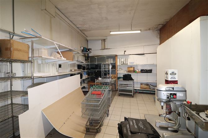 Unit at Main Street, Ballina, Tipperary