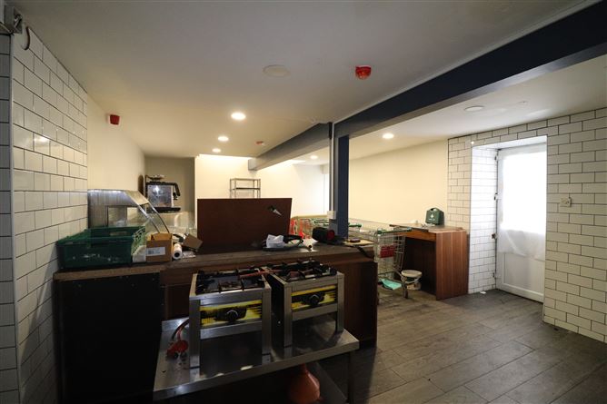 Unit at Main Street, Ballina, Tipperary