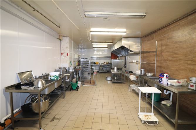 Unit at Main Street, Ballina, Tipperary