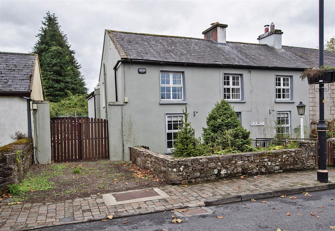 Mountain View, Chapel Place, Lismore, Co. Waterford
