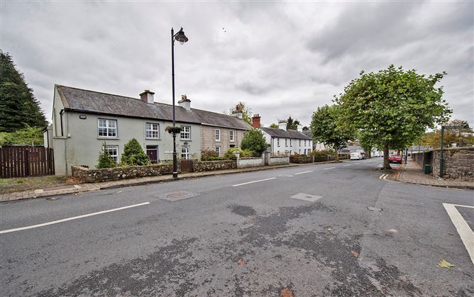 Mountain View, Chapel Place, Lismore, Co. Waterford