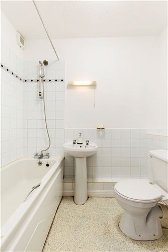 124 Kingscourt, Parnell Street, Dublin 1