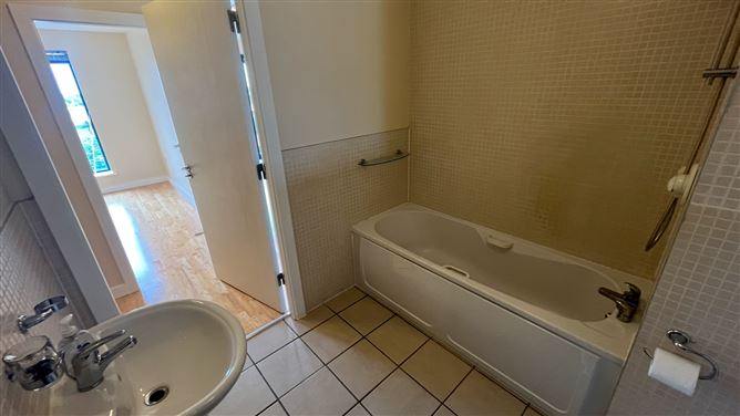 Photo 10 of 15 — APARTMENT 25, THE BARGE, MARKET POINT, Mullingar, Co. Westmeath