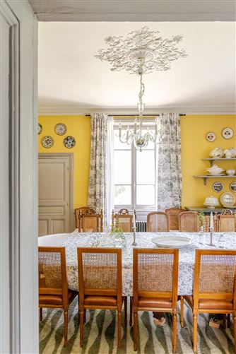 Belle Époque Beauty,Saint-Laurent-en-Brionnais,Bourgogne-Franche-Comté,France