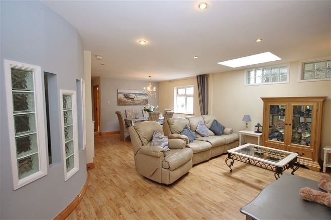 12 Cooldrinagh Cottages, Lucan, Co. Dublin