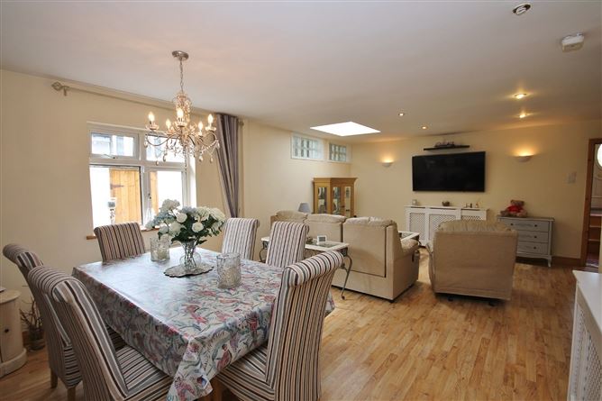 12 Cooldrinagh Cottages, Lucan, Co. Dublin