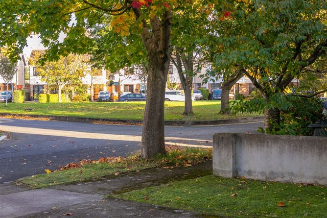 8 Grange Crescent, Pottery Road, Dun Laoghaire, Co. Dublin