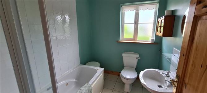 6 Lakeview, Keshcarrigan, Leitrim