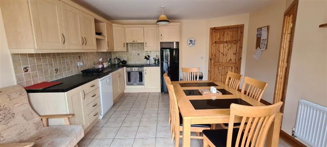 6 Lakeview, Keshcarrigan, Leitrim