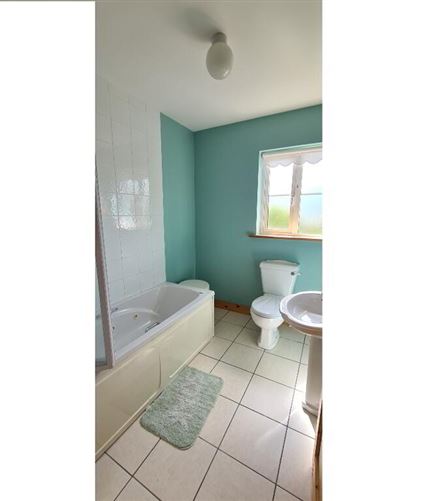 6 Lakeview, Keshcarrigan, Leitrim