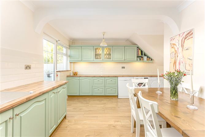 27 Hillcrest Avenue, Lucan, Dublin