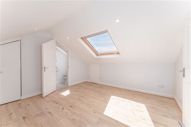 2 Oakview Close, Hartstown, Dublin 15