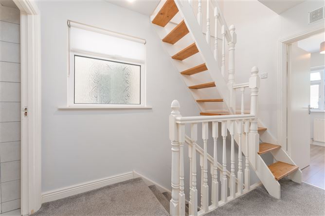 2 Oakview Close, Hartstown, Dublin 15