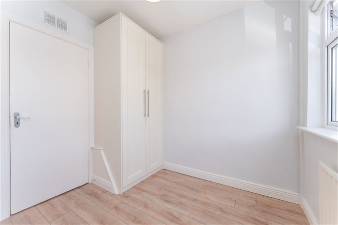 2 Oakview Close, Hartstown, Dublin 15