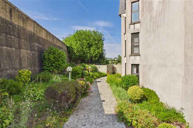 Photo 7 of 28 — Apt 3A, Newtown Court, Waterford City, Waterford