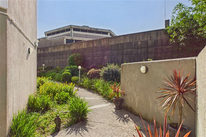 Photo 24 of 28 — Apt 3A, Newtown Court, Waterford City, Waterford