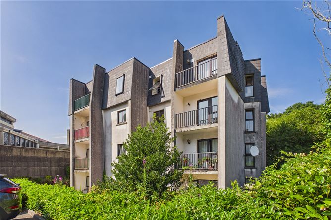 Photo 5 of 28 — Apt 3A, Newtown Court, Waterford City, Waterford