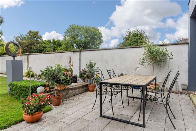 24 Priory Grove, Blackrock, Co. Dublin