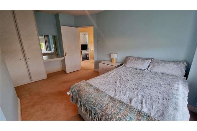 2 Wood Dale Close, Ballycullen, Dublin 24