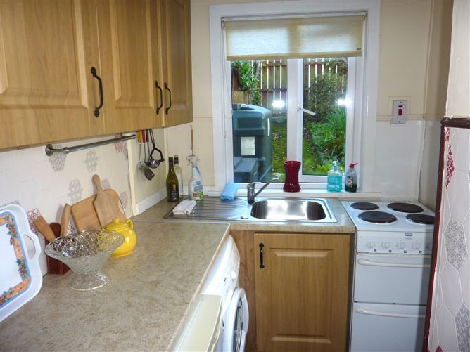 11 McBride Terrace, Quay Road, Westport, Co. Mayo
