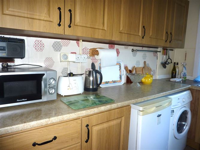 11 McBride Terrace, Quay Road, Westport, Co. Mayo