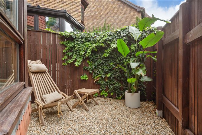 63 Shrewsbury Park, Ballsbridge, Dublin 4